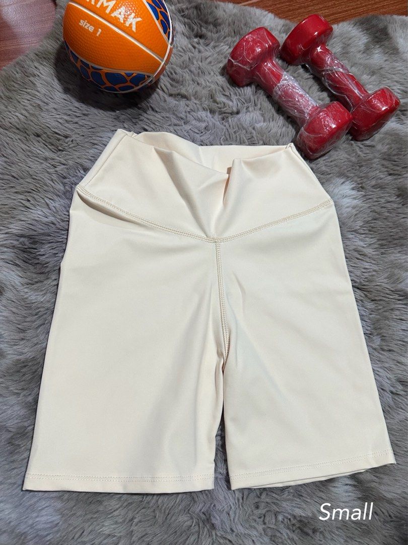 Yoga Cycling Shorts (Category: Activewear) located in San Fernando. Submitted by donaborj (Listing ID 1367082618, Image 1). Description: High quality Yoga Cycling shorts Nice Fabric Small without pocket Message me for differents sizes or bulk orders .