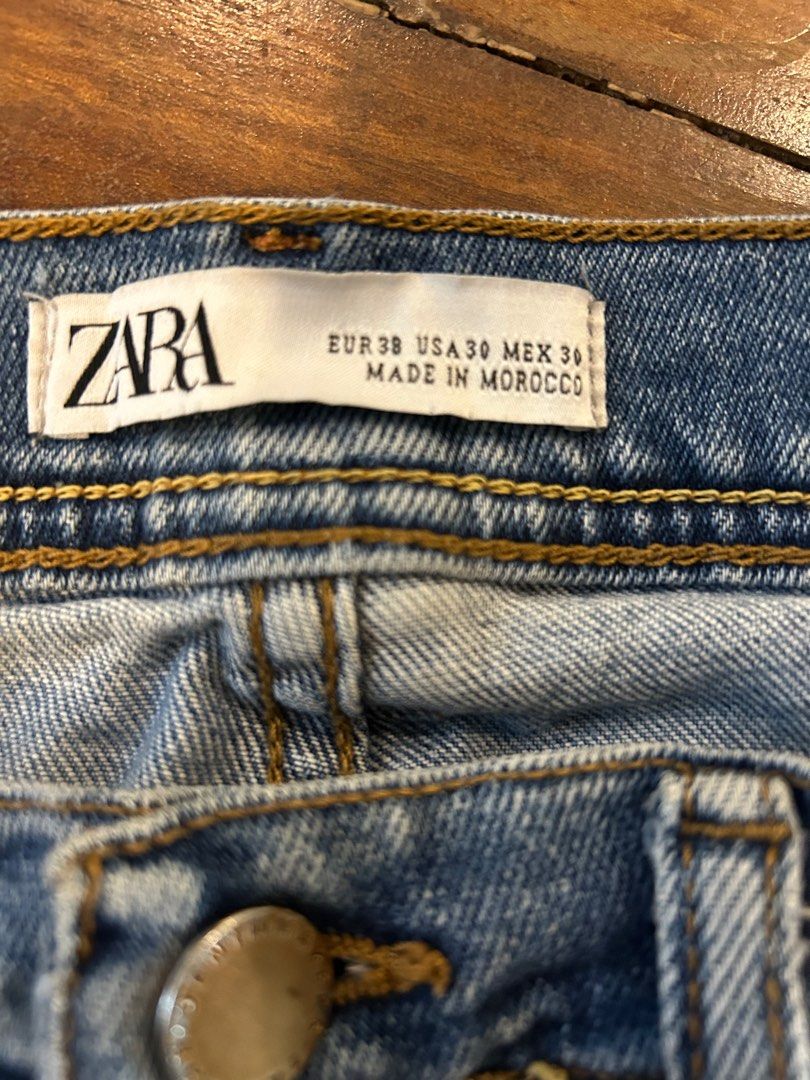 Zara jeans for men (Category: Jeans) located in San Juan City. Submitted by monkeyon3rd (Listing ID 1366979588, Image 3). Description: 100% authentic zara jeans Slim fit Fit 30 waist Pickup at greenhills san juan city Or j&t next day delivery Buyer shoulders shipping fee .
