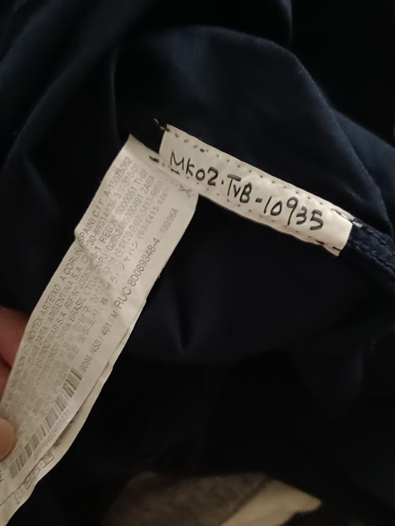 ZARA MAN LONGSLEEVES POLO (Category: Formal Shirts) located in Cavite. Submitted by abe12345 (Listing ID 1367041368, Image 3). Description: ZARA MAN LONGSLEEVES POLO W-19 L-28 THRIFTED ITEM COLOR MAY VARY DUE TO LIGHTING OFF/LEGIT Shipping thru J&T. Shipping fee will be shoulder by the buyer. Shipping Fee may vary on your location. Payment First thru Gcash or Meet up..