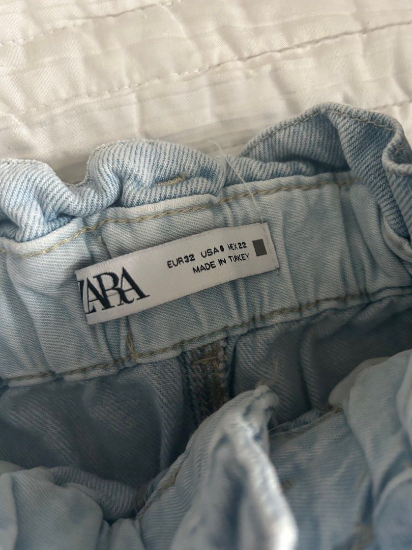 ZARA Paper Bag Denim Jeans (Category: Jeans) located in Taguig. Submitted by nesafisha (Listing ID 1366921093, Image 2). Description: Paper bag Zara Jeans Used 1-2x only .