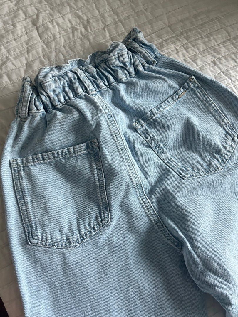 ZARA Paper Bag Denim Jeans (Category: Jeans) located in Taguig. Submitted by nesafisha (Listing ID 1366921093, Image 3). Description: Paper bag Zara Jeans Used 1-2x only .