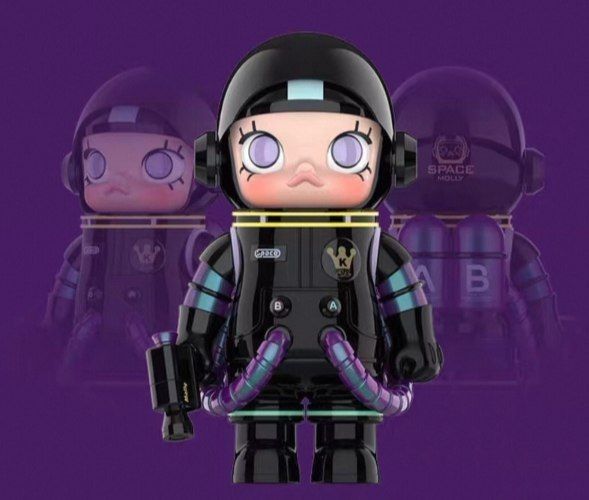 400% Mega Space Molly Erebus, Hobbies & Toys, Toys & Games