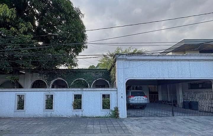 (Category: ) located in . Submitted by rmvlistings (Listing ID 1372029489, Image 1). Description: .