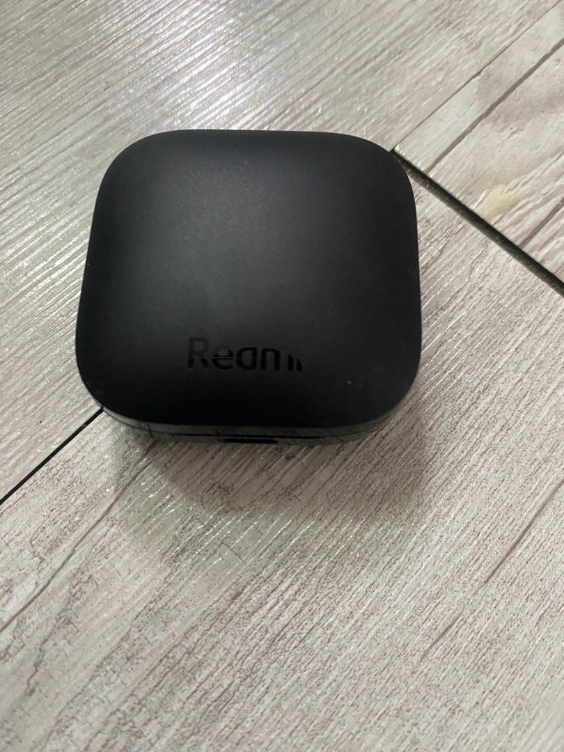 由 sheng.yi.7374 (刊登 ID 1371905192，圖片 1) 提交，位於 台中市 (Taichung) 的 小米耳機 (類別：耳機)，說明：小米 夾娃娃。