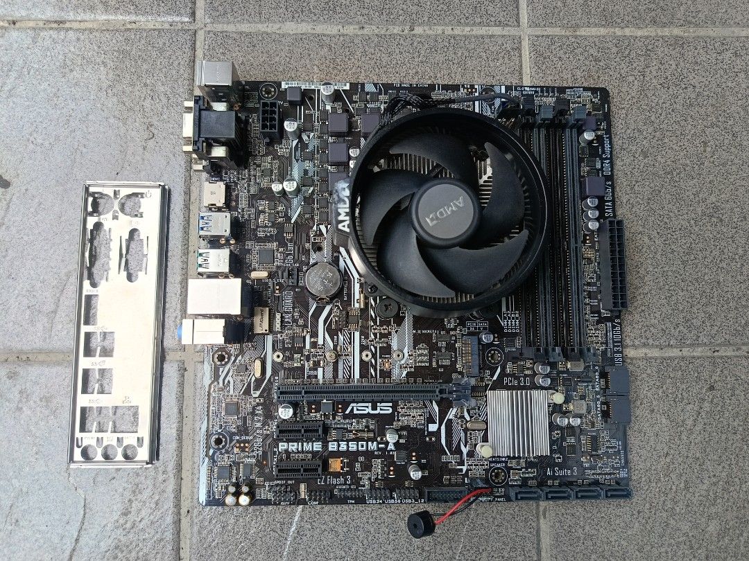 由 java2null (刊登 ID 1371927893，圖片 1) 提交，位於 台中市 (Taichung) 的 功能正常 AMD Ryzen 3200G + 華碩 ASUS PRIME B350M-A (類別：其他電腦及電子周邊產品)，說明：功能正常 升級售出。