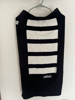 (Kategori: ) berada di . Dikirim oleh declutteringmyclosets (ID iklan 1371965825, Gambar 1). Deskripsi: .