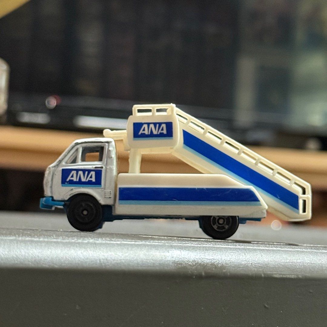 Authentic WELLY ANA Airlines Diecast (Category: Vehicle & Diecast Models) located in Manila. Submitted by whosewhoo (Listing ID 1371991871, Image 1). Description: Welly.