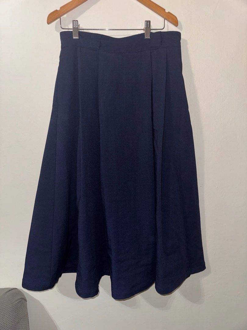 Authentic Zara Midi A-line wool blend skirt (Category: Skirts) located in Cagayan de Oro. Submitted by jcb2017 (Listing ID 1372019443, Image 2). Description: Used twice All of the items listed here were purchased directly from the stores at full price. I am simply decluttering, i do not resell 😅🥰.
