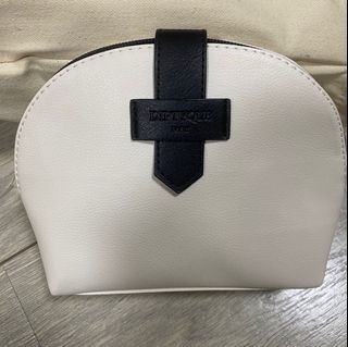 (Category: ) located in . Submitted by wardrobeclearancesales (Listing ID 1372070499, Image 1). Description: .