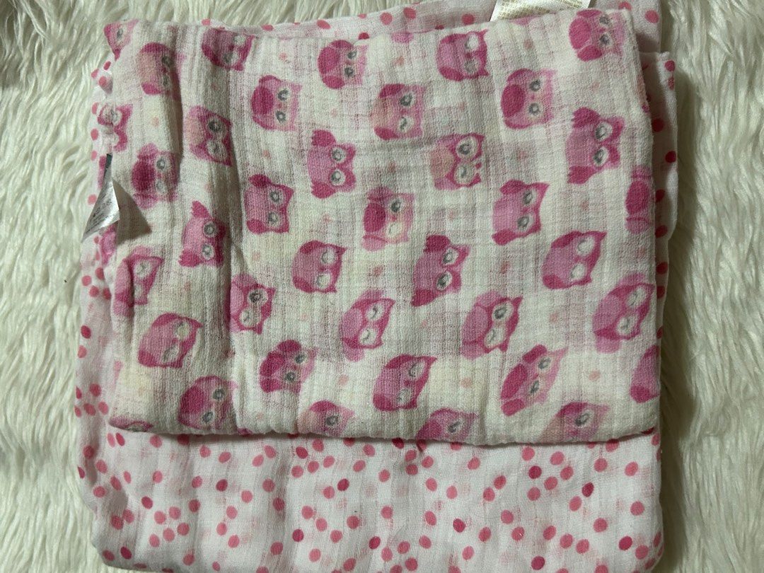 Branded Muslin Wrapping Blanket Bundle*meg (Category: Other Baby Bathing & Changing Needs) located in Pasig City. Submitted by mixpicks (Listing ID 1371930151, Image 1). Description: Tadpole and Ideal Baby Brand From USA .