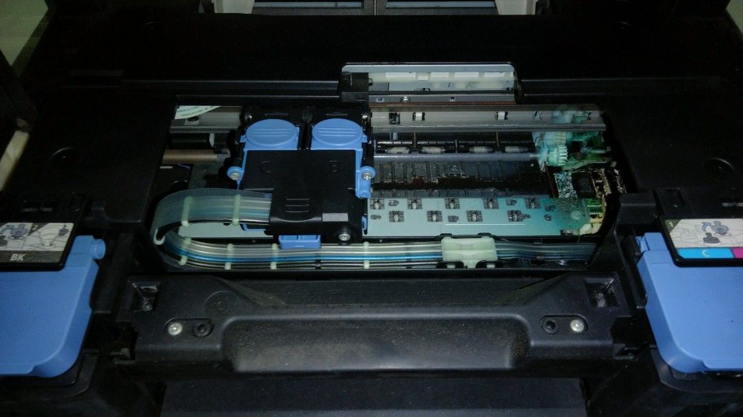 CANON PRINTER (Category: Printers, Scanners & Copiers) located in Cebu City. Submitted by aky_deee (Listing ID 1372063311, Image 3). Description: ✅Bought this for 6k sa SM City Cebu🥹 ✅Still usable but YOU NEED TO REPAIR IT FIRST ✅With inks inside the printer 90% full pa. ✅Still negotiable pa po🥹. Just offer lang and let's see what we can do😶‍🌫️ ✅Flaws: don't know sa model ng printer since I can't find the box na but I think you can check the 