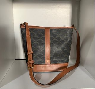 (Kategori: ) berada di . Dikirim oleh starsunnn.preloved (ID iklan 1371909932, Gambar 1). Deskripsi: .