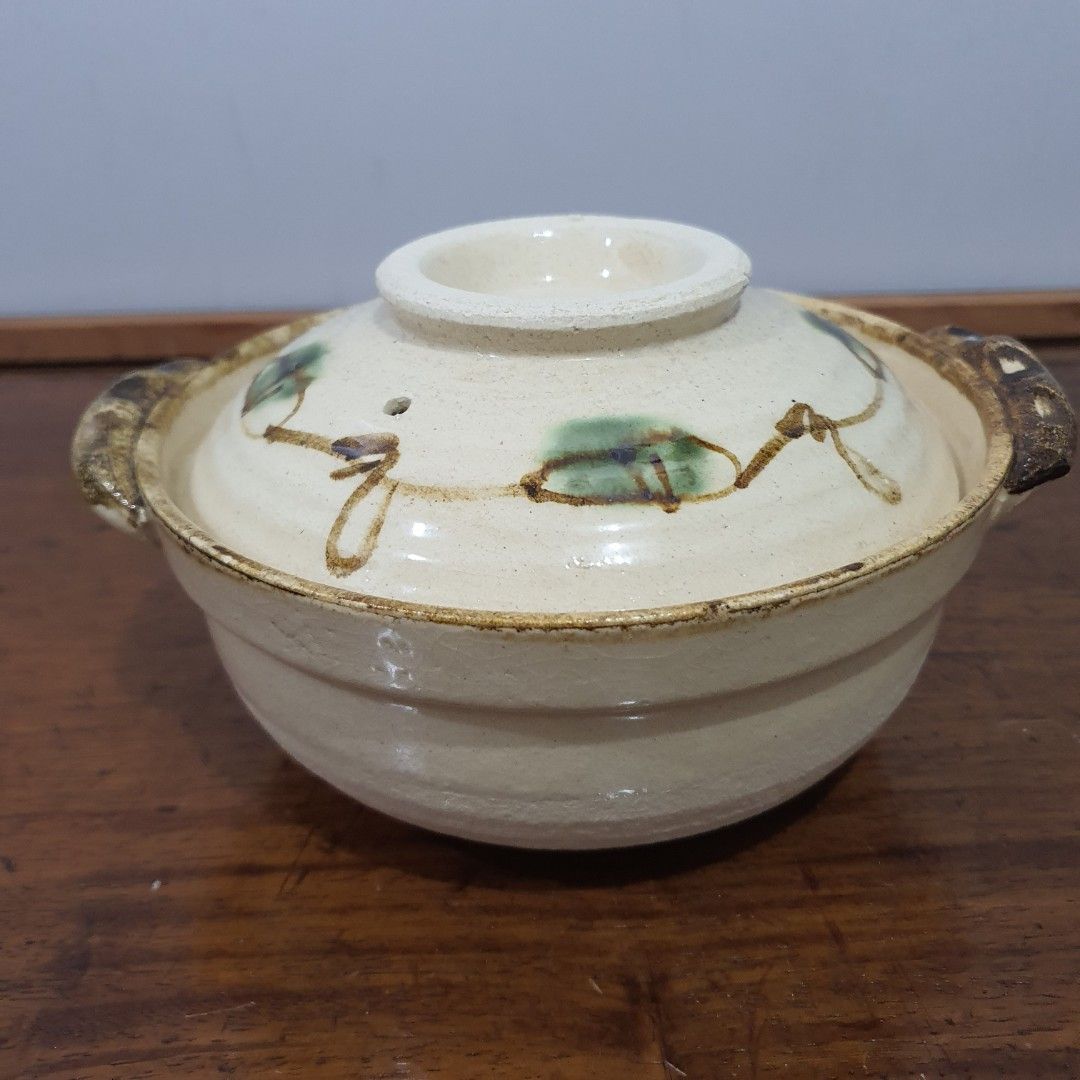 Claypot Donabe (Category: Dinnerware & Cutlery) located in Pasig City. Submitted by chimsco (Listing ID 1372017103, Image 2). Description: 1 pc. claypot donabe selling for Php 290 or best offer RFS: not being used. I bought so many ceramics and stoneware from an online store during lockdown, pandemic time. letting them go to declutter Shipping c/o buyer location in ortigas can send a video if interested.