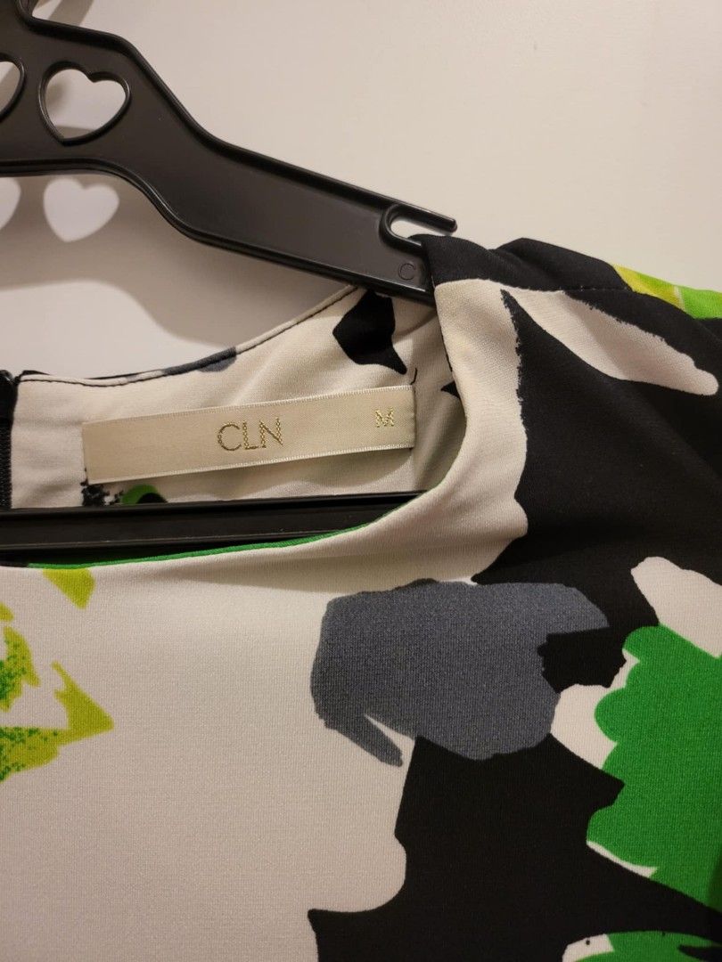 CLN Black White Green patterned Dress size M (Category: Dresses) located in Quezon City. Submitted by sunlightsleep (Listing ID 1371960441, Image 2). Description: CLN Black White Green patterned dress size M.