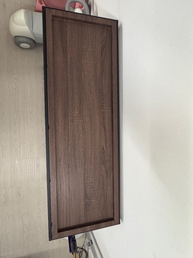 Console table (Category: Tables & Sets) located in Singapore. Submitted by wilsonswj (Listing ID 1372065020, Image 2). Description: Decluttering home. Decided to let this console table go. Self collection.