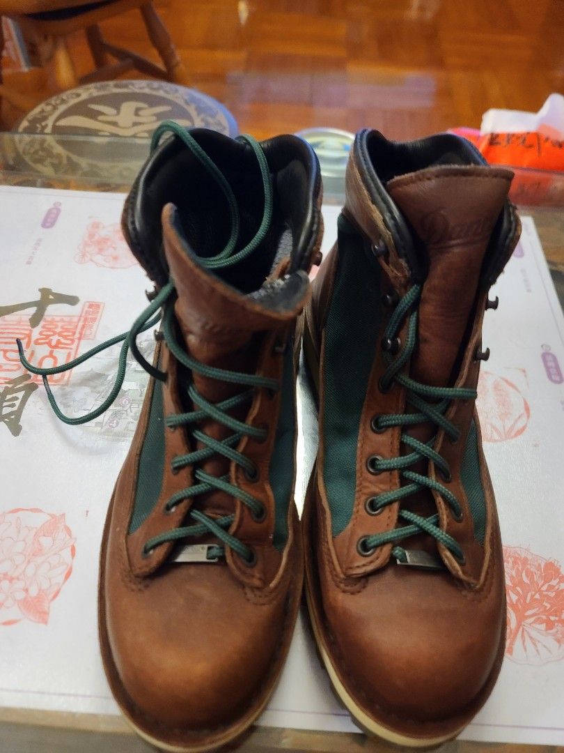 Danner light （分類：鞋及波鞋）位於 Hong Kong。 由 ccharlie1961-75542 提交（商品編號 1372015362，圖片 1）。簡介： 。