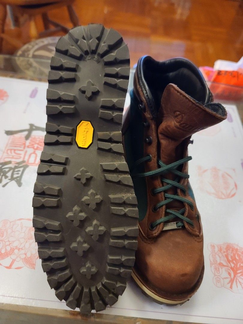 Danner light （分類：鞋及波鞋）位於 Hong Kong。 由 ccharlie1961-75542 提交（商品編號 1372015362，圖片 2）。簡介： 。