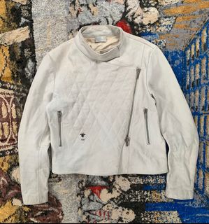 (Category: ) located in . Submitted by mcgradythrift (Listing ID 1371966989, Image 1). Description: .
