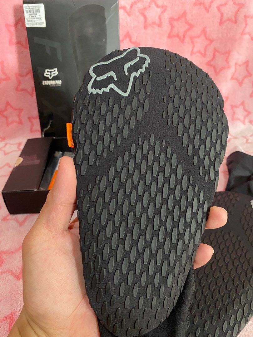 Enduro Pro Elbow Guard (Category: Bicycles) located in Las Pinas. Submitted by authentic.cart (Listing ID 1371909882, Image 2). Description: Fox Elbow Guard Size Large on Tag Brand new MOP : Gcash / Payment first ✅ NO COP & COD ❌ First come First serve basis Only‼️‼️ NO Reservations Location: Las pinas Pick up or Meet up only SM Southmall Shipping via Lalamove along NCR Shoulder by Customer . PM for other inquiries. .