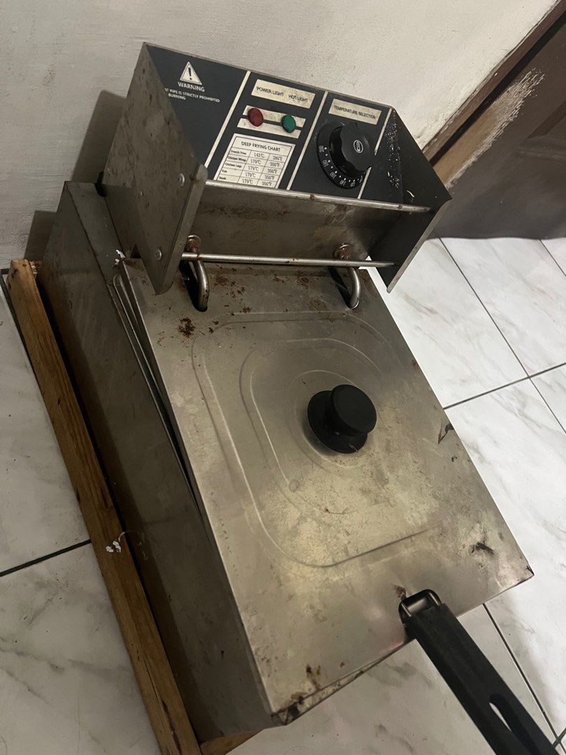 Flat Top Griddle and Deep Fryer (Category: Fryers) located in Mandaluyong City. Submitted by cherie.stashapparel (Listing ID 1372069182, Image 3). Description: .