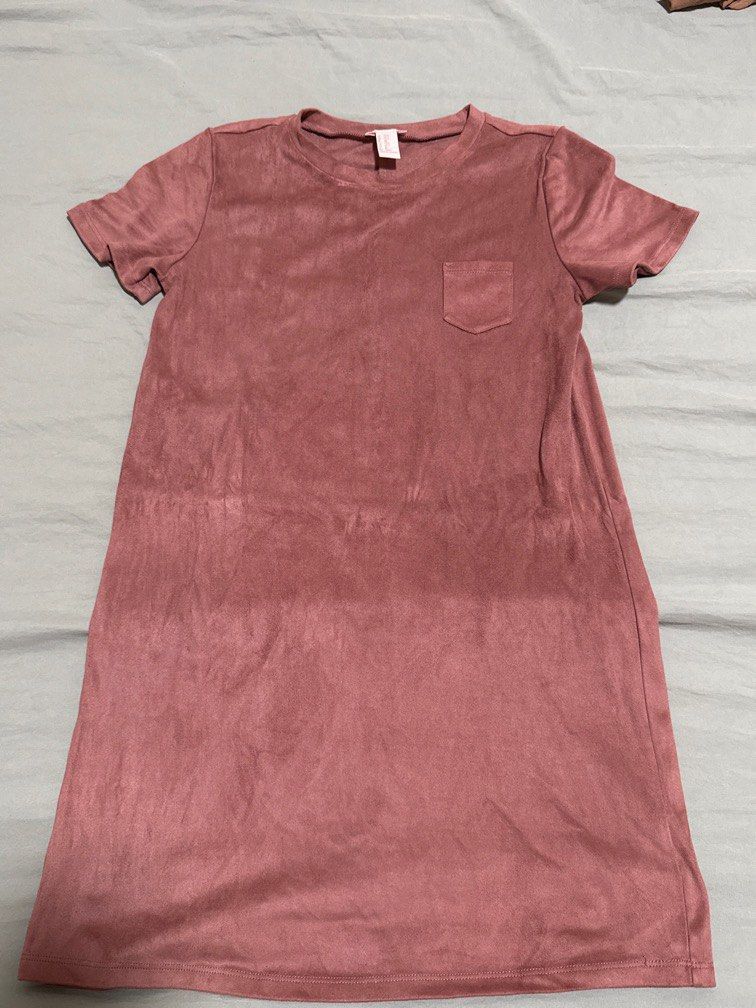 Forever 21 Pink Suede Dress (Category: Dresses) located in Quezon City. Submitted by itsjms (Listing ID 1372035526, Image 1). Description: Teens size but fits size Small.