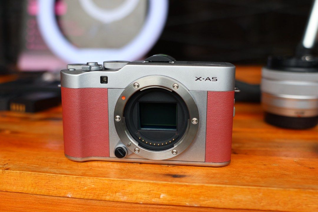 Fujifilm X-A5 Mirrorless Vlogging Camera with 2 Lenses — (Category: Cameras) located in Manila. Submitted by lenascamera (Listing ID 1372067640, Image 3). Description: NOTE: Sa dami po ng message na natatangap ko, naka hold napo ang Mga message hindi napo ako makapag reply pero na babasa ko kaya hanggat maari mag direct na kayo sa page ko sa facebook Lenas camera para nakareply ako agad salamat. Fujifilm X-A5 Mirrorless Vlogging Camera with 2 Len