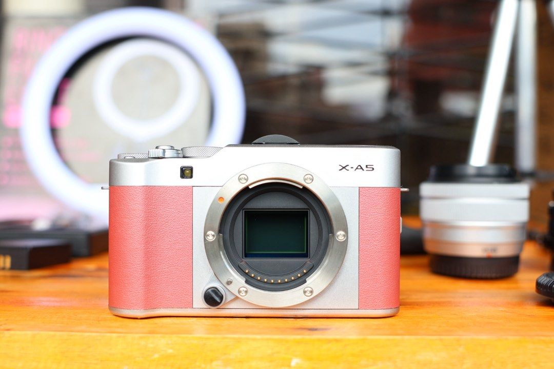 Fujifilm X-A5 Mirrorless Vlogging Camera with 2 Lenses — (Category: Cameras) located in Manila. Submitted by lenascamera (Listing ID 1372067640, Image 2). Description: NOTE: Sa dami po ng message na natatangap ko, naka hold napo ang Mga message hindi napo ako makapag reply pero na babasa ko kaya hanggat maari mag direct na kayo sa page ko sa facebook Lenas camera para nakareply ako agad salamat. Fujifilm X-A5 Mirrorless Vlogging Camera with 2 Len