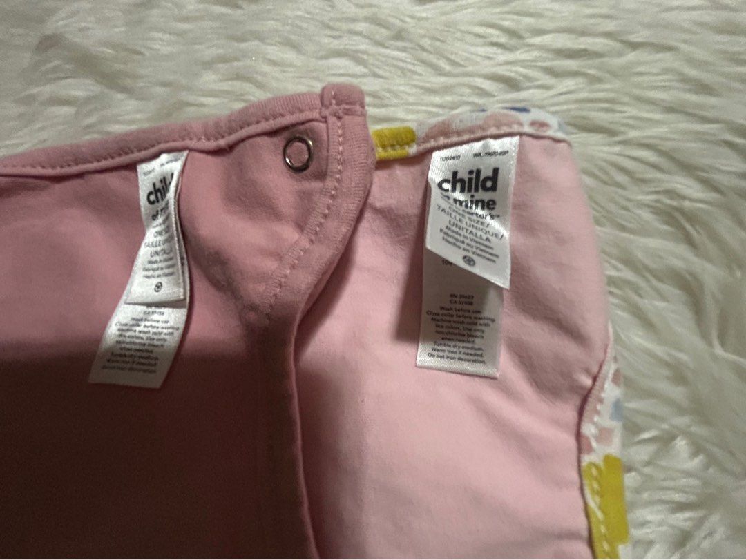 Girl’s Bib Bundle*USAb1 (Category: Weaning & Toddler Feeding) located in Pasig City. Submitted by mixpicks (Listing ID 1371932151, Image 3). Description: Floral - like new Mom loves me - lightly used Child of Mine by Carters From USA .