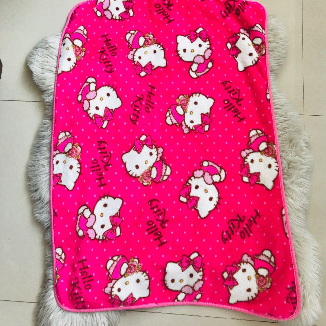 Hello Kitty Towel or Blanket (Category: Changing Mats & Accessories) located in Batangas. Submitted by ashley25_12 (Listing ID 1371931077, Image 1). Description: Hello Kitty Bath towel or Blanket RFS Decluttering .