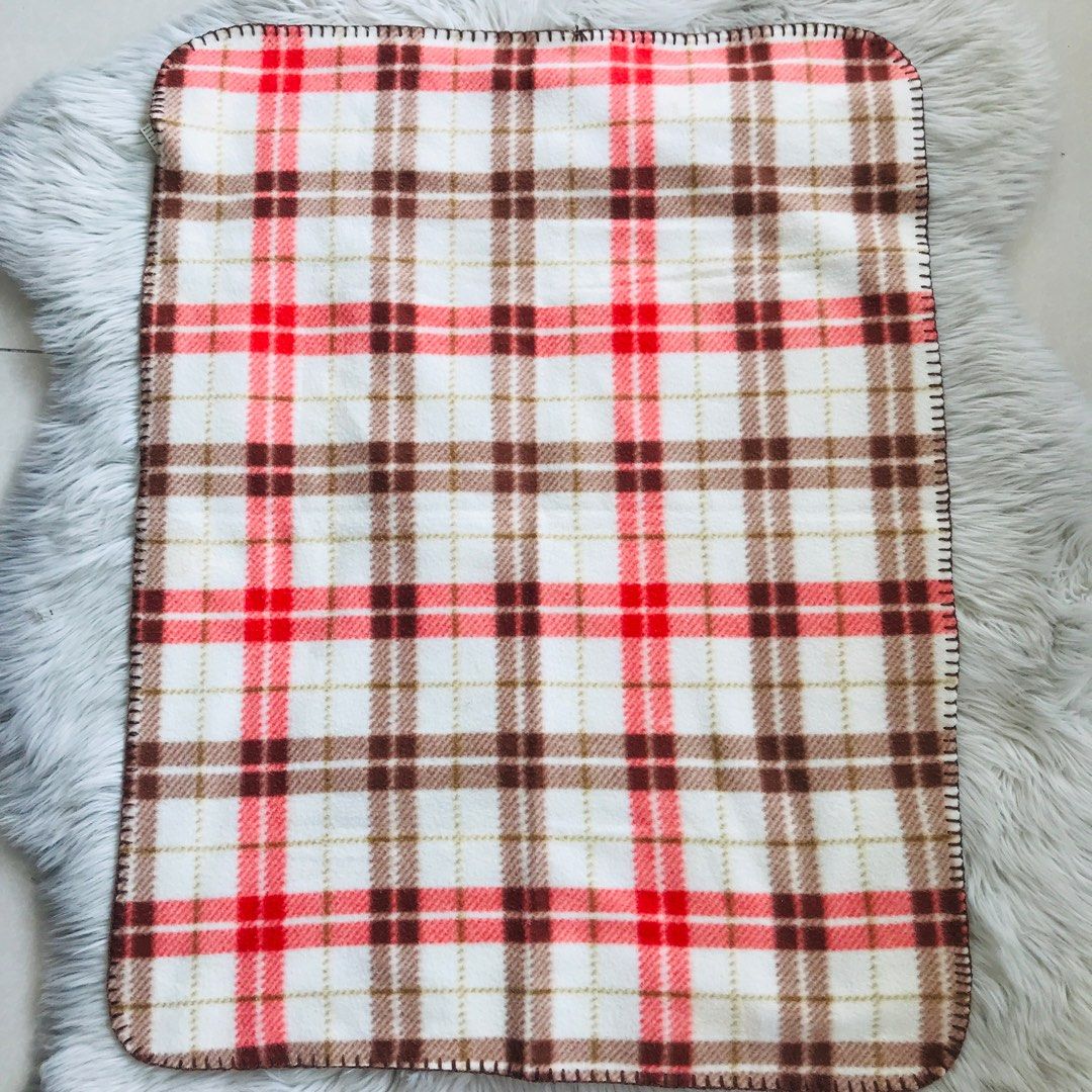 Hello Kitty Towel or Blanket (Category: Changing Mats & Accessories) located in Batangas. Submitted by ashley25_12 (Listing ID 1371931077, Image 2). Description: Hello Kitty Bath towel or Blanket RFS Decluttering .
