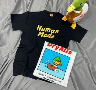 (Category: ) located in . Submitted by pickplanet_sneaker_shirt (Listing ID 1372030096, Image 1). Description: .