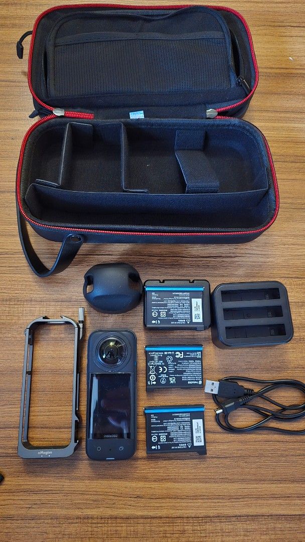 INSTA360 X3 For Sale (Category: Cameras) located in Pasig City. Submitted by all_prime_09998894003 (Listing ID 1371967669, Image 1). Description: FOR SALE: INSTA360 X3 Almost New Including: Insta360 X3 Unit 3 Battery fast charging port USB Cable lens protection Rubber Lens cover Metal case protection port carry bag P19,500 Only.