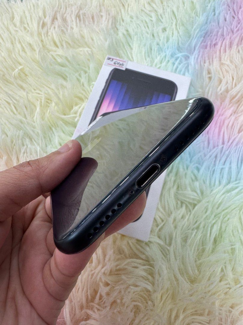 iPhone SE 3rd Gen. (64gb) 2022 (Category: iPhone SE Series) located in Manila. Submitted by arzillah (Listing ID 1372037210, Image 3). Description: iPhone SE 3rd Gen. 64gb 94% Factory unlock Ntc approve Slightly use No issue All working Open for COD/COP + SF Manila area (sameday delivery) Province area (via LBC) required DP to avoid cancellations Physical store: Greenhills Shopping Center, 2ndfloor Contact#: 09482217224 Page: Arzillah Gadgets Sho