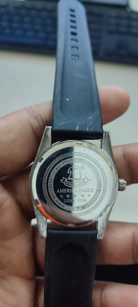 Jam bundle combo (Category: Watches) located in Masjid Tanah. Submitted by fadlyline751107 (Listing ID 1371980087, Image 3). Description: Jam berfungsi dengan baik siap bateri baru.