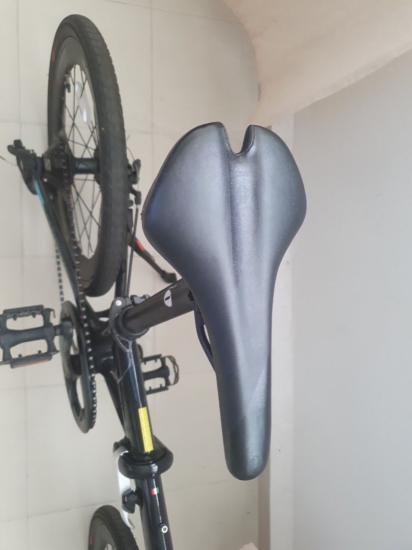 Java foldable bike (Category: Bicycles) located in Singapore. Submitted by tootiegogo (Listing ID 1371962755, Image 2). Description: 20inch wheels used it less than 15 time used it for riding in the park selling it as do not space.