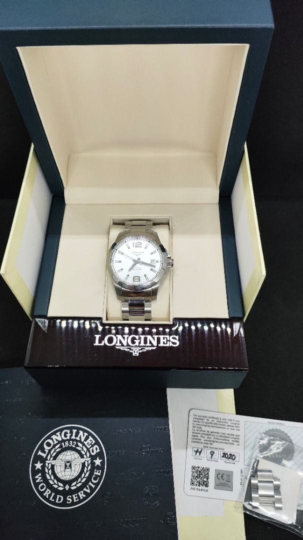 Longines Conquest 39mm Auto black and silver dial (Category: Luxury Watches) located in Iloilo. Submitted by fcbernas (Listing ID 1372019447, Image 1). Description: For sale Longines Conquest 39mm Auto Black and Silver dial Both full set (outer box, inner box, cards, booklets, extra links) Case Shape Round Case Dimensions 39mm Case Thickness 11.5mm Case Material Stainless Steel Dial Color Black/Silver Crystal Scratch Resistant Sapphire Bezel Fixe