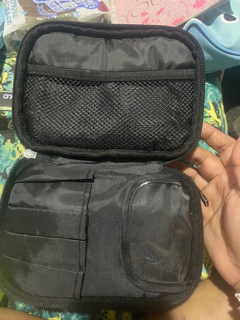 make up organizer (Category: Makeup) located in Muntinlupa City. Submitted by joanofarc1013 (Listing ID 1371960016, Image 2). Description: in very good condition .