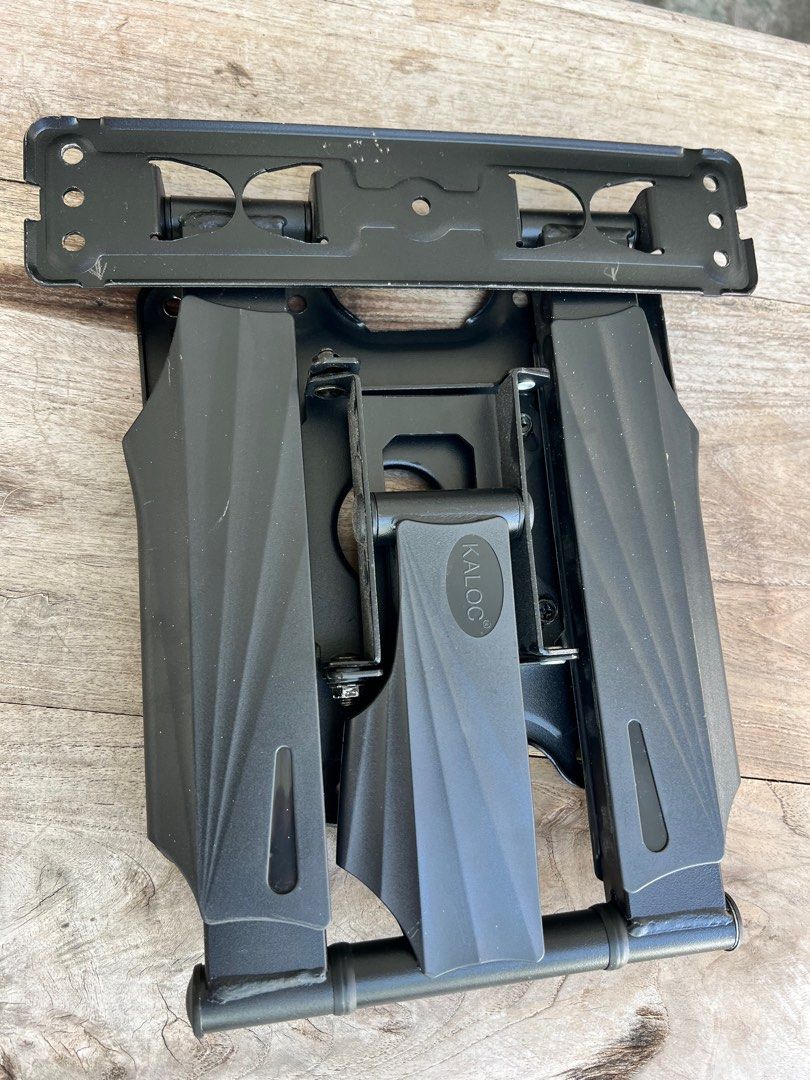 Monitor mounting bracket (Category: Monitor Screens) located in Singapore. Submitted by thomasquak (Listing ID 1371977043, Image 1). Description: KALOC monitor wall mount bracket, have not been using..