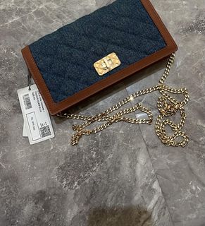 (Kategori: ) berada di . Dikirim oleh luxuryclothing_id (ID iklan 1372080059, Gambar 1). Deskripsi: .