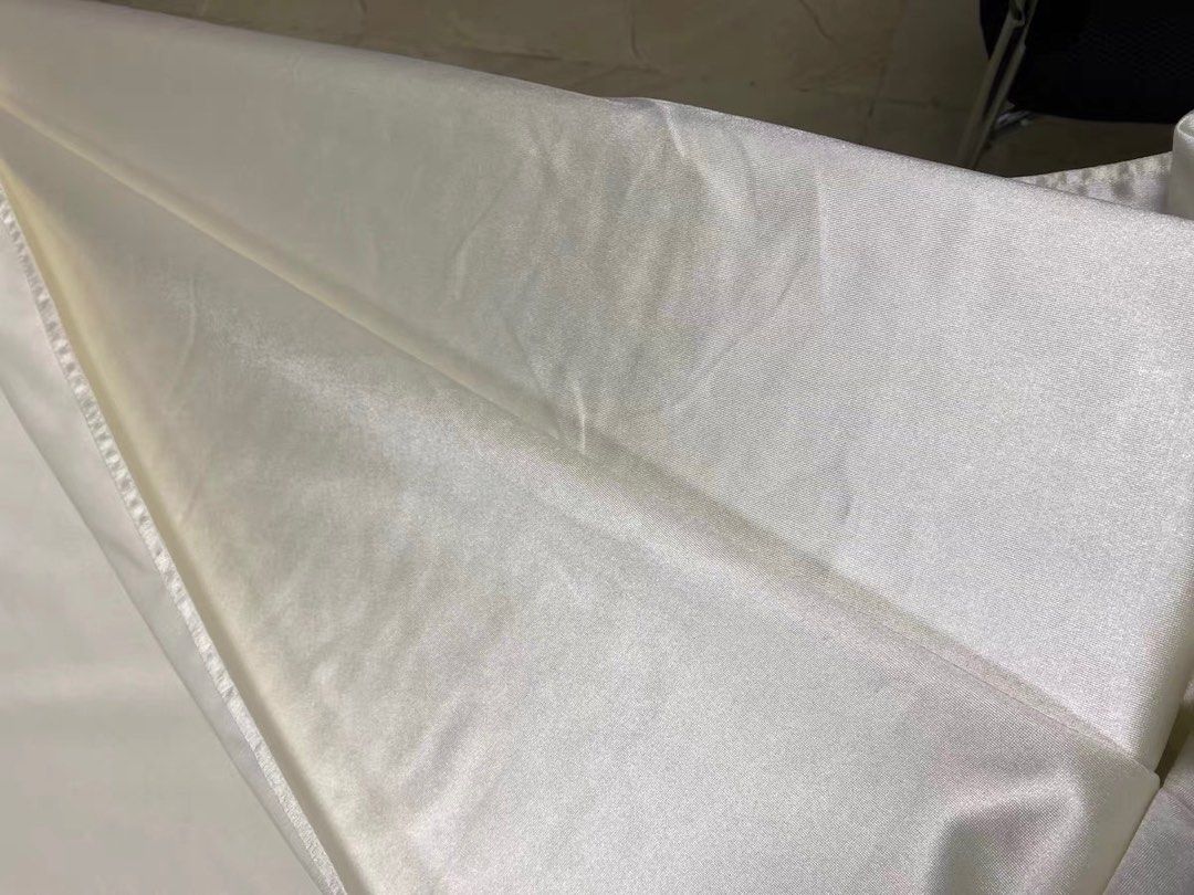 off white silky table cloth65074412171266111