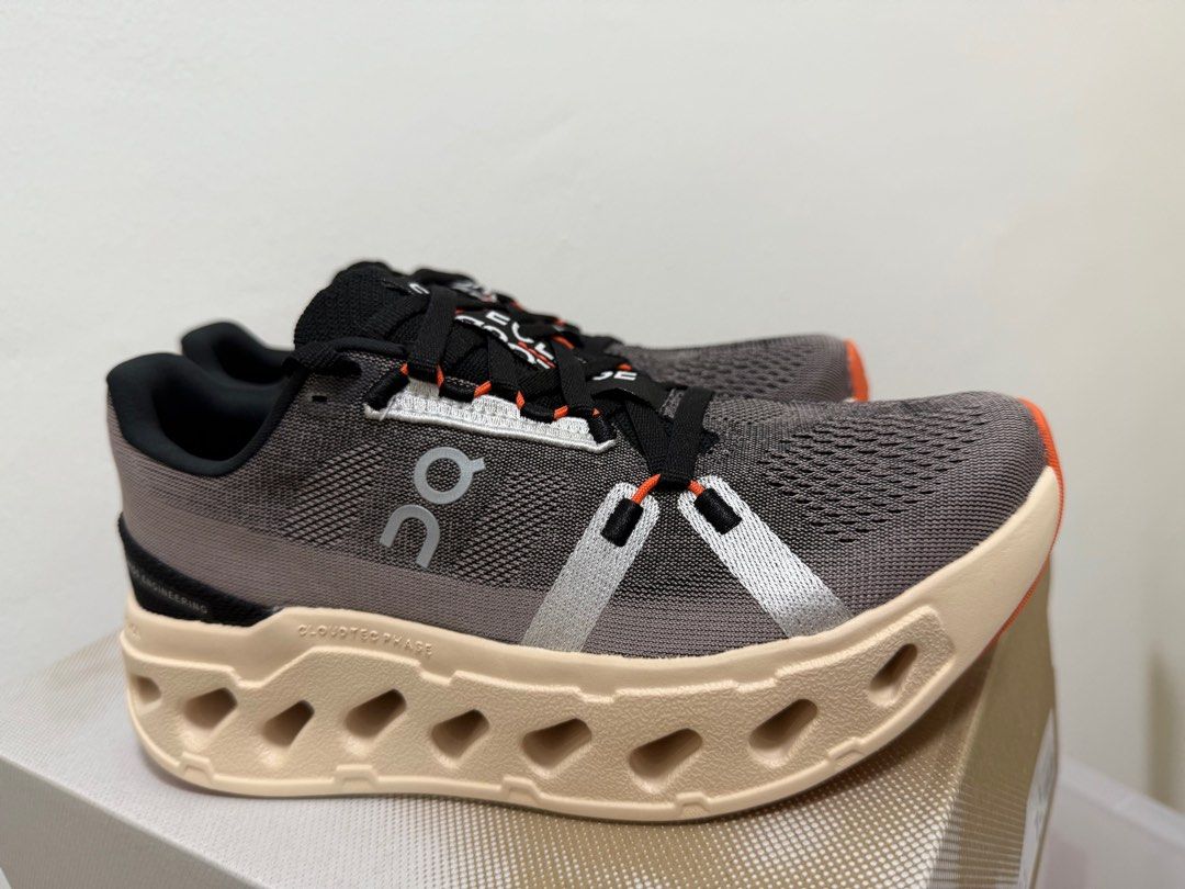 On Running Cloudeclipse (Category: Sneakers) located in Kuala Lumpur. Submitted by nicsuyin (Listing ID 1372015836, Image 1). Description: Comes with box. .