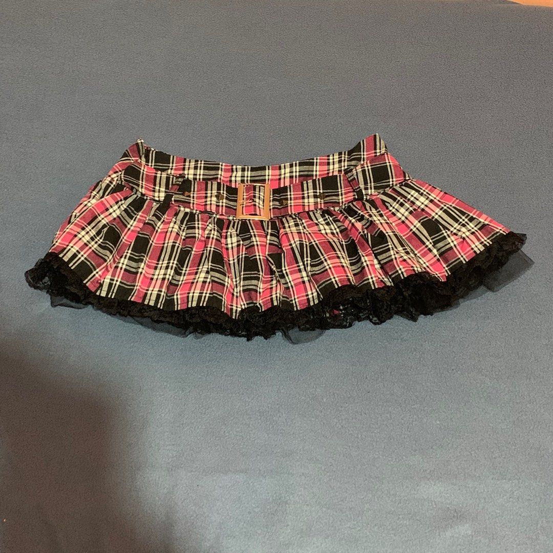 pink plaid skirt shein (Category: Skirts) located in Bulacan. Submitted by smrssl.1 (Listing ID 1371941088, Image 1). Description: never used, can fit s-m.