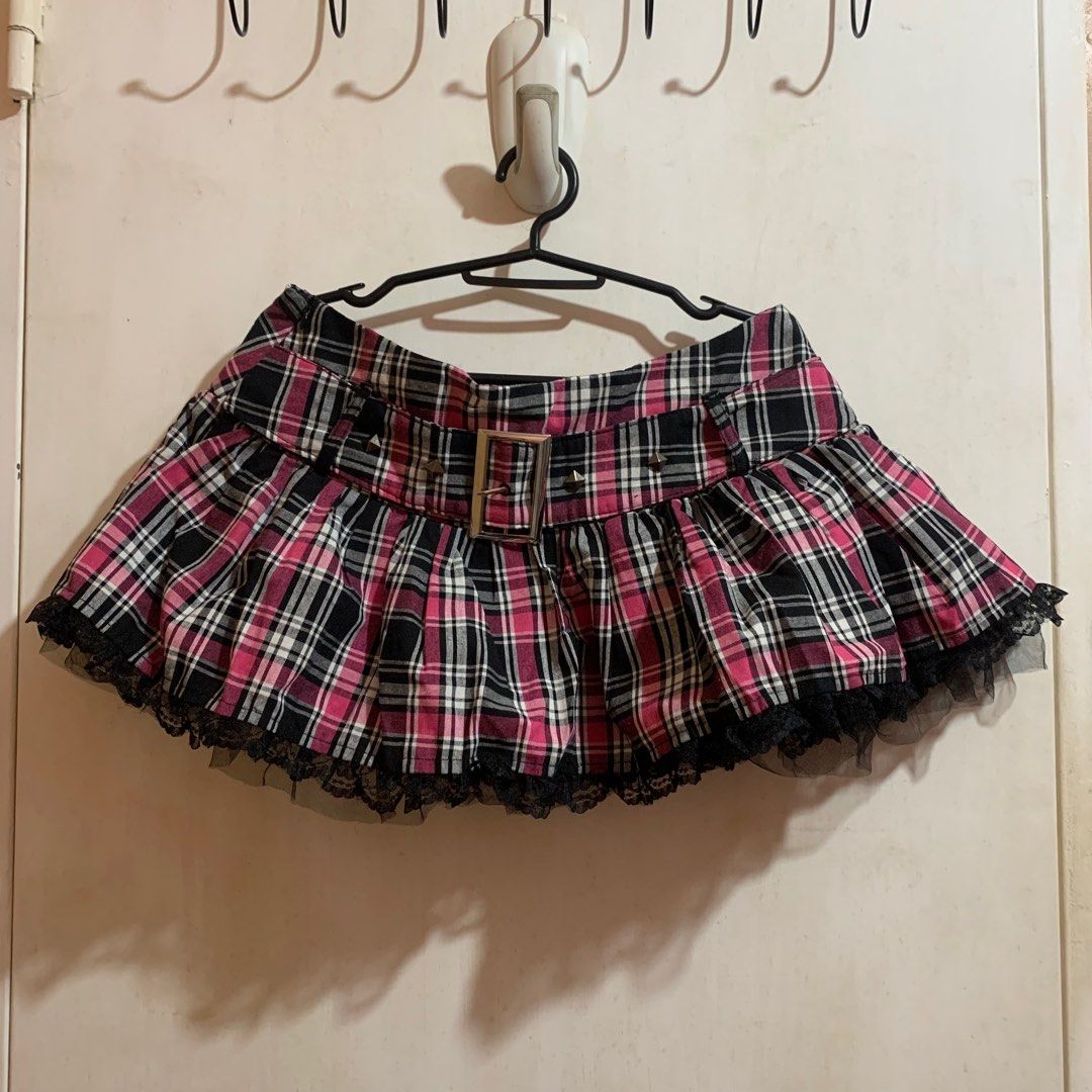 pink plaid skirt shein (Category: Skirts) located in Bulacan. Submitted by smrssl.1 (Listing ID 1371941088, Image 2). Description: never used, can fit s-m.