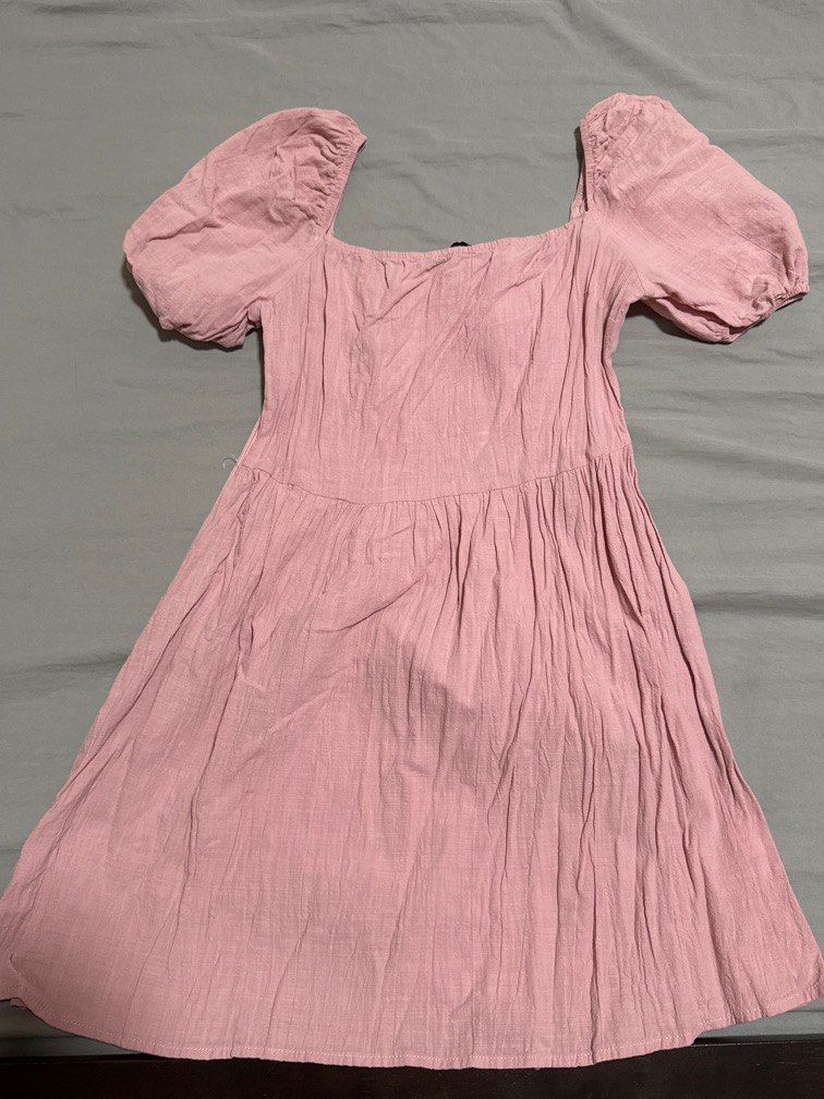 Pink Puff Sleeve Dress (Category: Dresses) located in Quezon City. Submitted by itsjms (Listing ID 1372035283, Image 1). Description: .