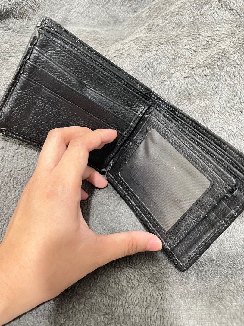 Polo club wallet (Category: Wallets & Card Holders) located in Rizal. Submitted by wispywoes (Listing ID 1372008324, Image 3). Description: preloved pls see pictures.