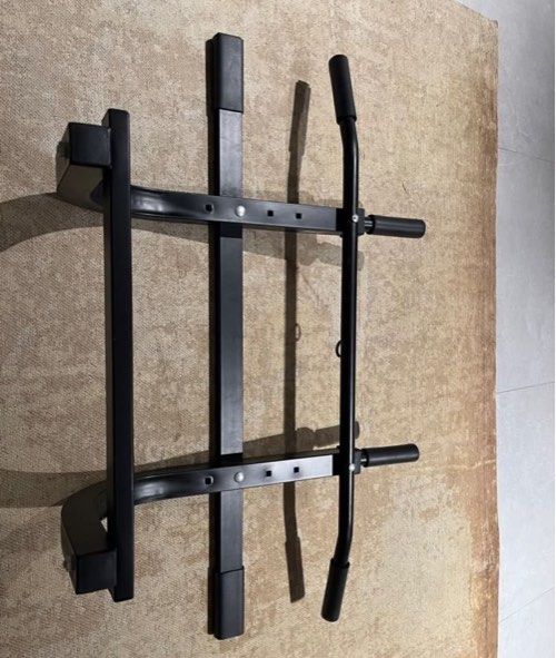 Pull back bar (Category: Toning & Stretching Accessories) located in Singapore. Submitted by linebrownie (Listing ID 1372060508, Image 1). Description: .