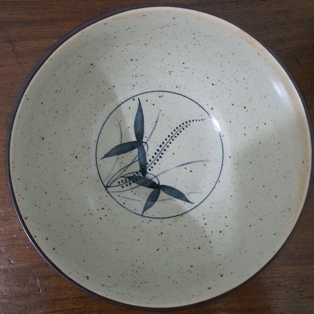 Ramen bowls (Category: Dinnerware & Cutlery) located in Pasig City. Submitted by chimsco (Listing ID 1372017624, Image 3). Description: 2 pcs large heavy and deep ramen bowls selling pair for Php 290 or best offer i have 2 pairs of these. you can get all 4pcs for Php500 RFS: not being used. I bought so many ceramics and stoneware from an online store during lockdown, pandemic time. letting them go to declutter Shipping c/o buyer location in ortig