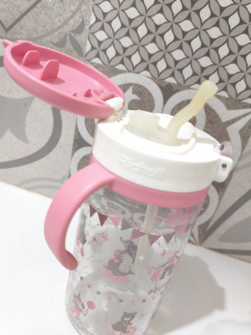 RICHELL SIPPY CUP FROM JAPAN (Category: Weaning & Toddler Feeding) located in Imus. Submitted by umusthave23 (Listing ID 1371946423, Image 3). Description: perfect to train your toddler to wean from bottle feeding.