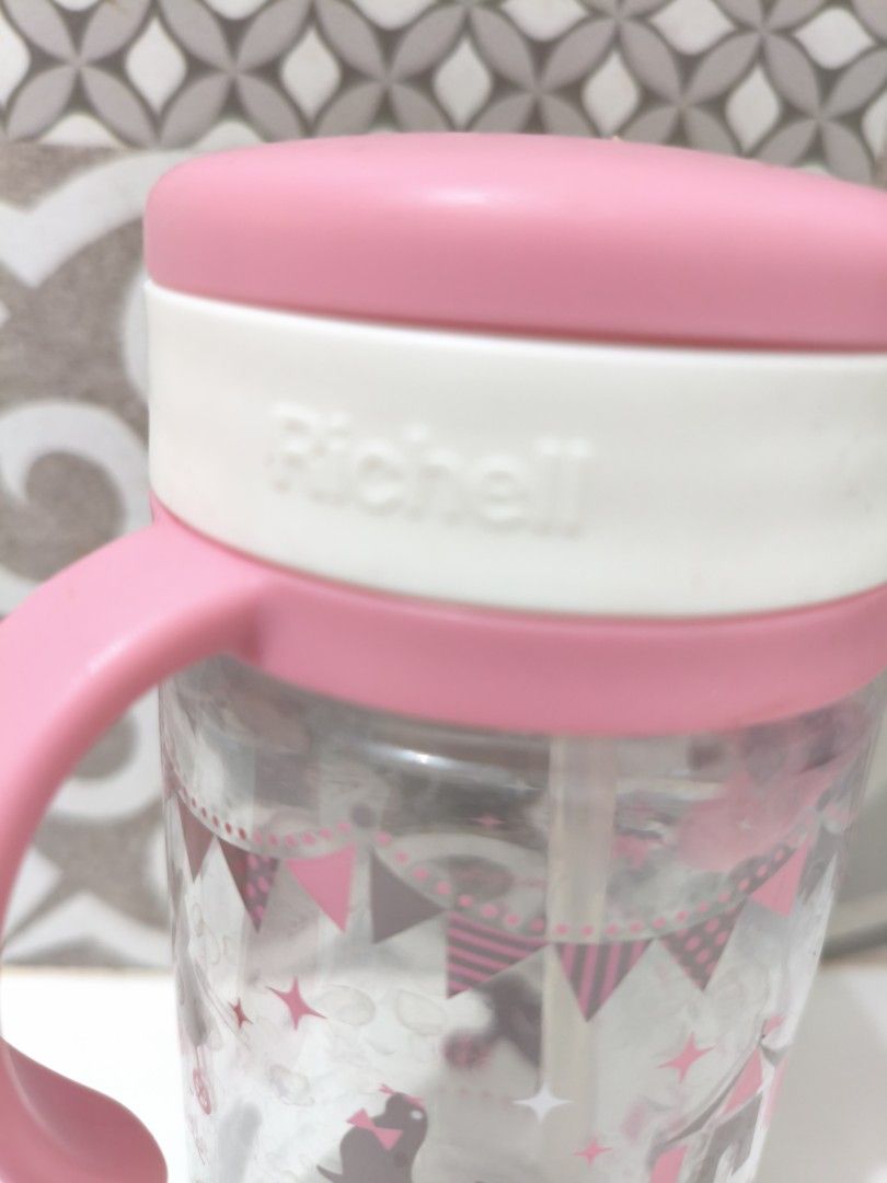 RICHELL SIPPY CUP FROM JAPAN (Category: Weaning & Toddler Feeding) located in Imus. Submitted by umusthave23 (Listing ID 1371946423, Image 2). Description: perfect to train your toddler to wean from bottle feeding.