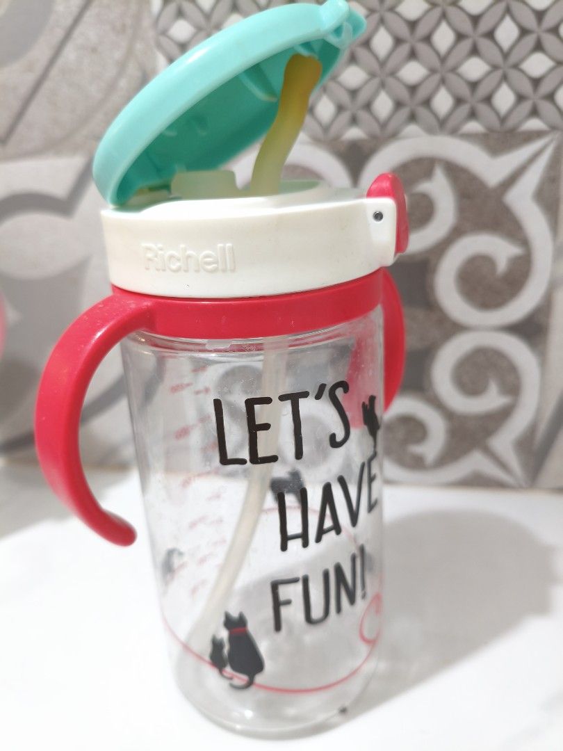 RICHELL SIPPY CUP JAPAN (Category: Weaning & Toddler Feeding) located in Imus. Submitted by umusthave23 (Listing ID 1371947138, Image 3). Description: rarely used dahil madaming inuman si toddler.